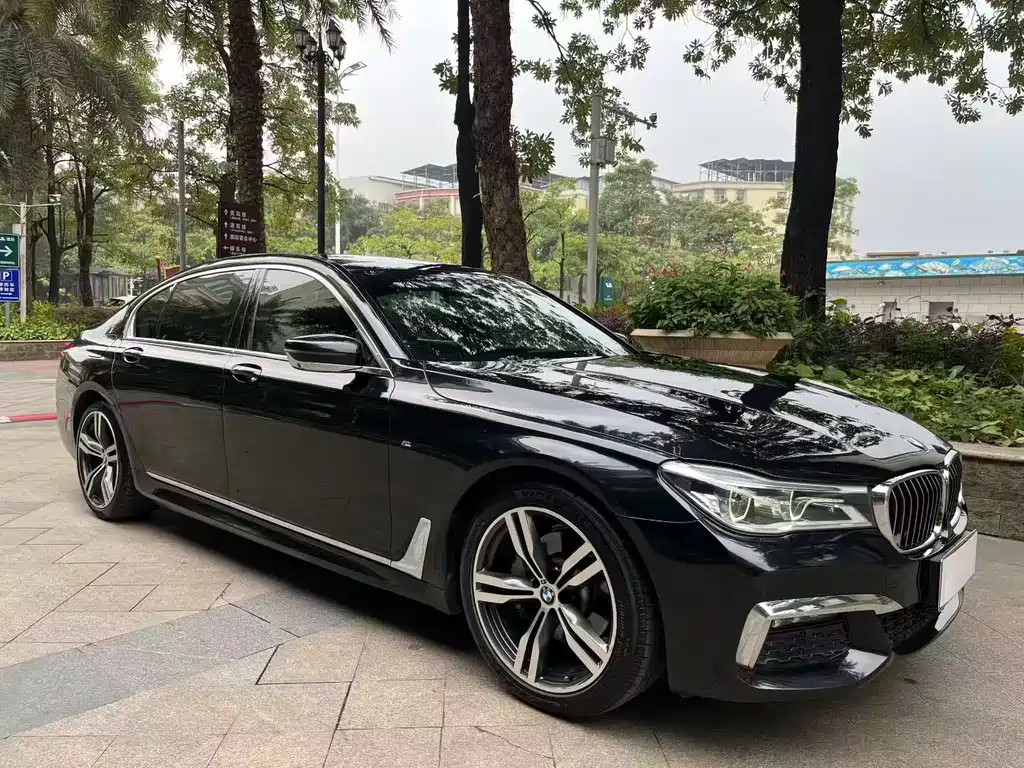 BMW 7 Series 2018 — фото 2