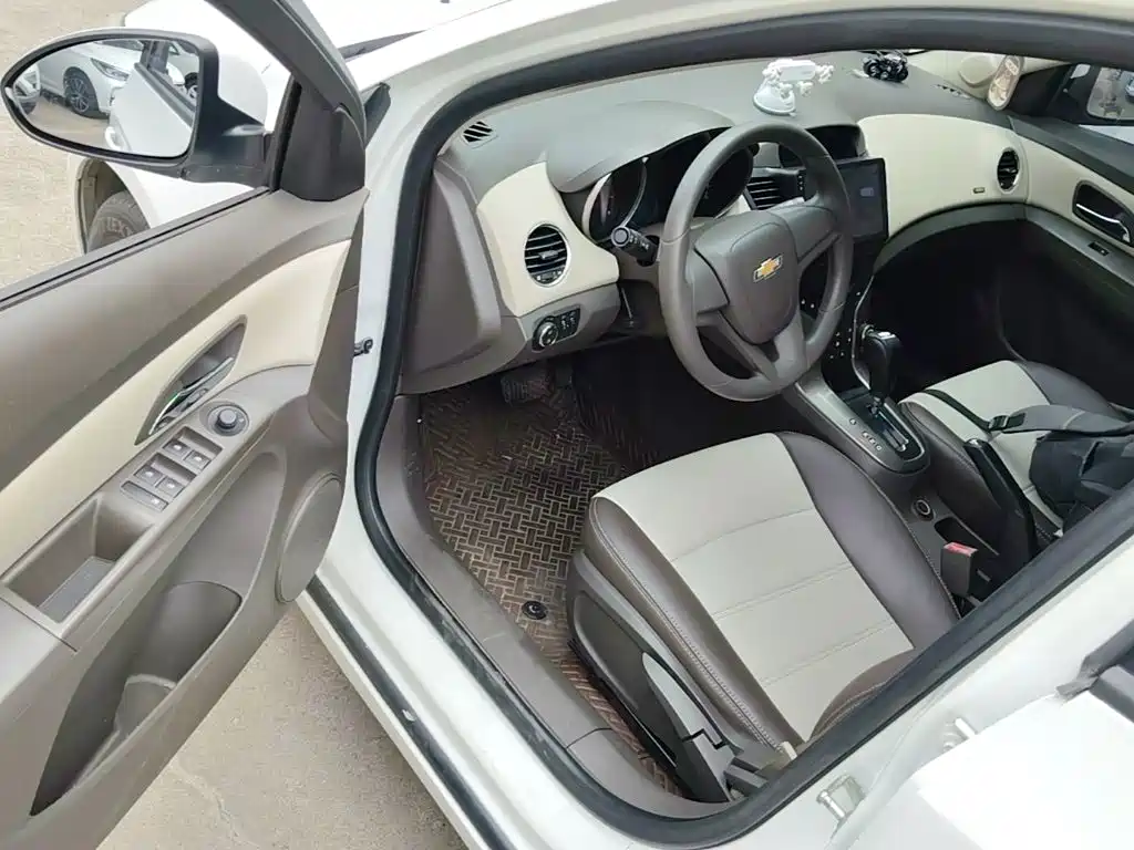 Chevrolet Cruze 2015 — фото 16