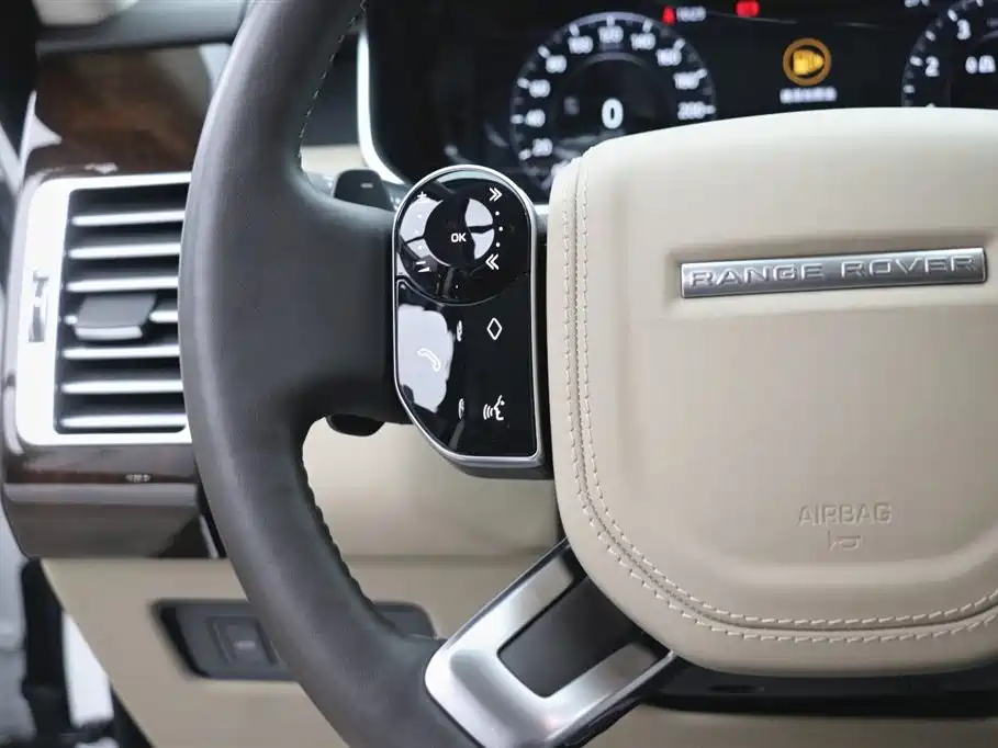 Land Rover Range Rover 2021 — фото 17