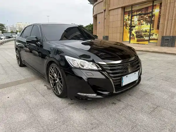 Toyota Crown 2020