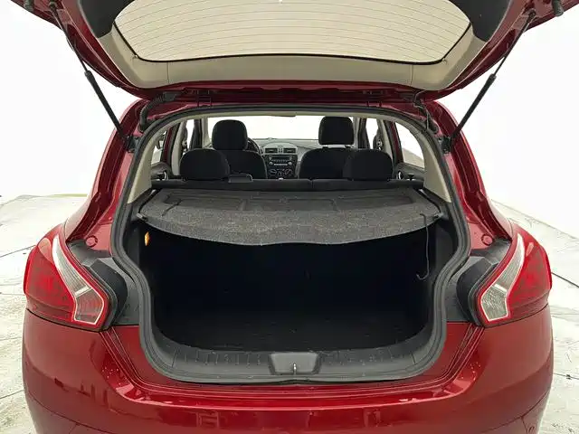 Nissan Tiida 2015 — фото 29