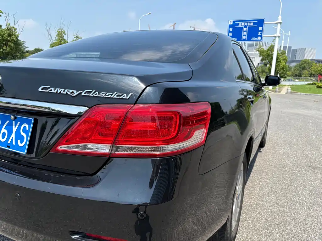 Toyota Camry 2014 — фото 20