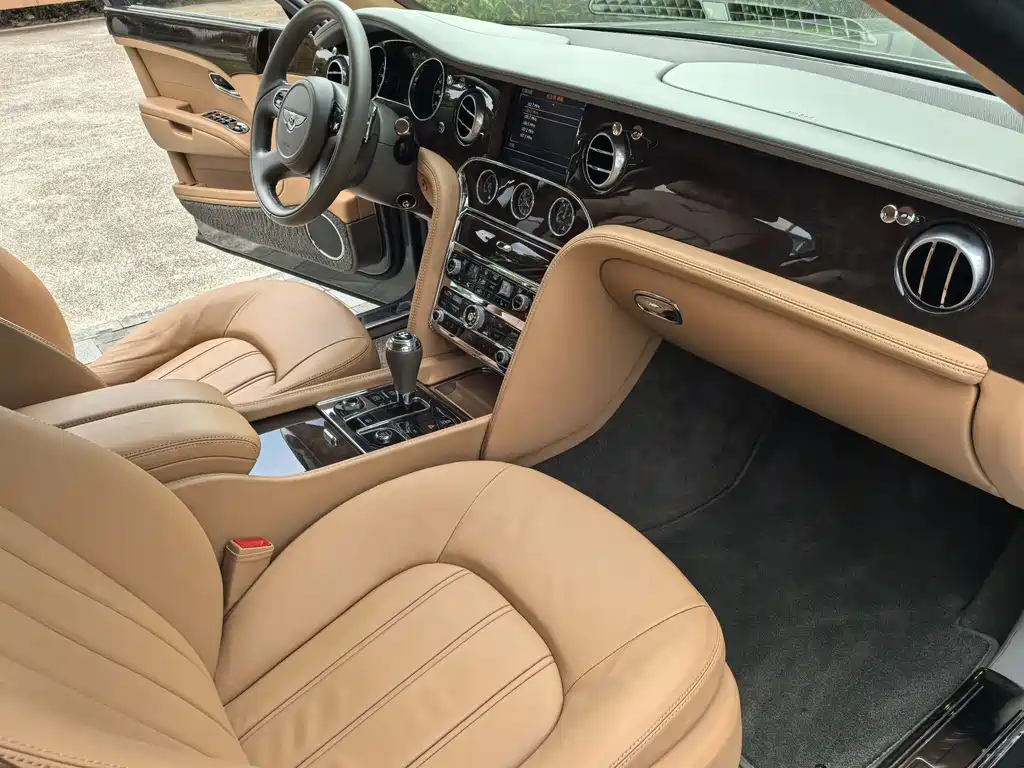 Bentley Mulsanne 2015 — фото 21