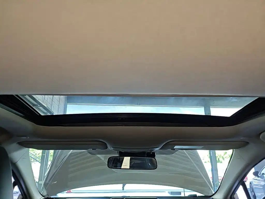 Toyota Corolla 2023 — фото 18