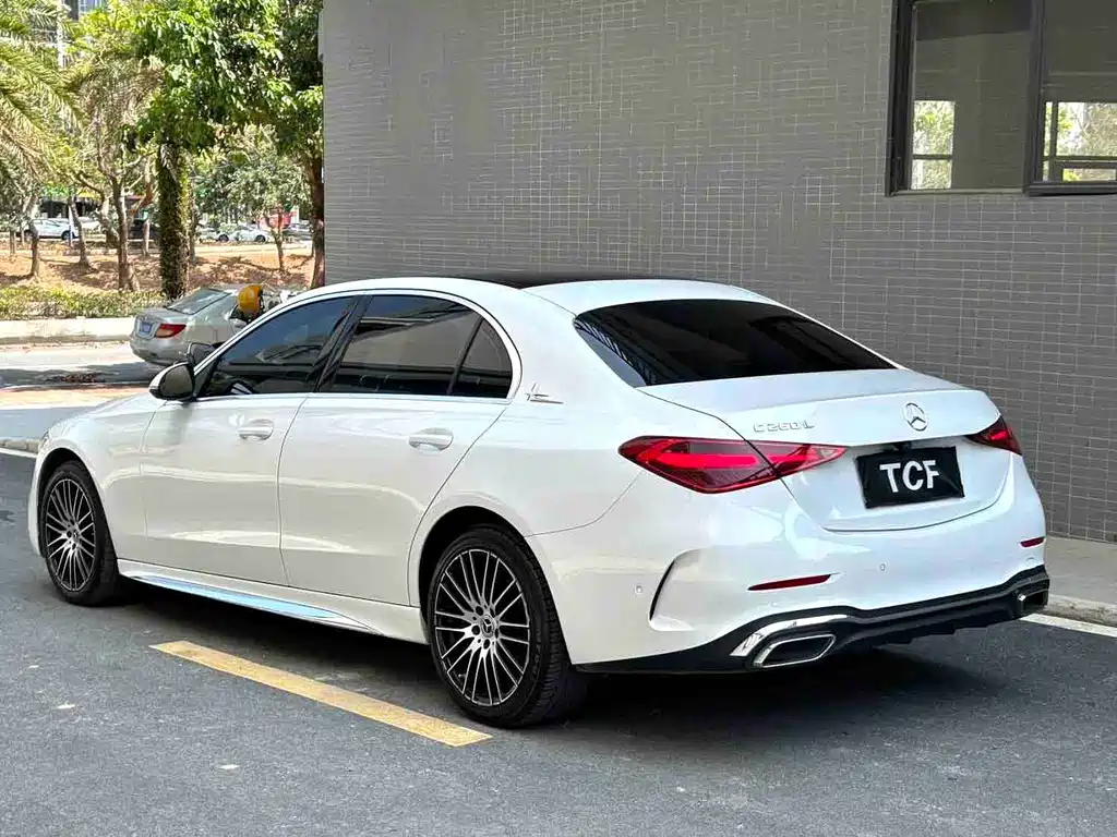 Mercedes-Benz C-Class 2023 — фото 7