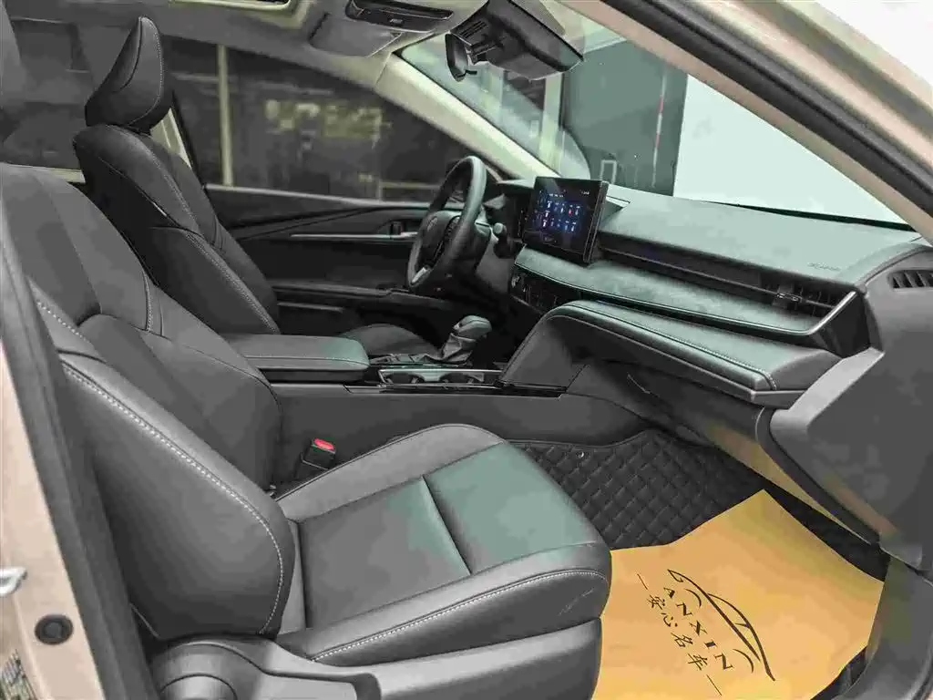 Toyota Camry 2025 — фото 21