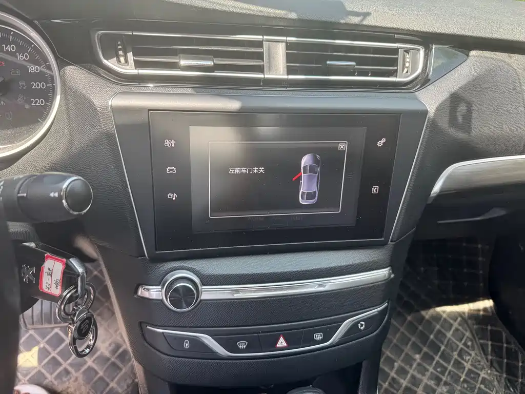 Peugeot 408 2016