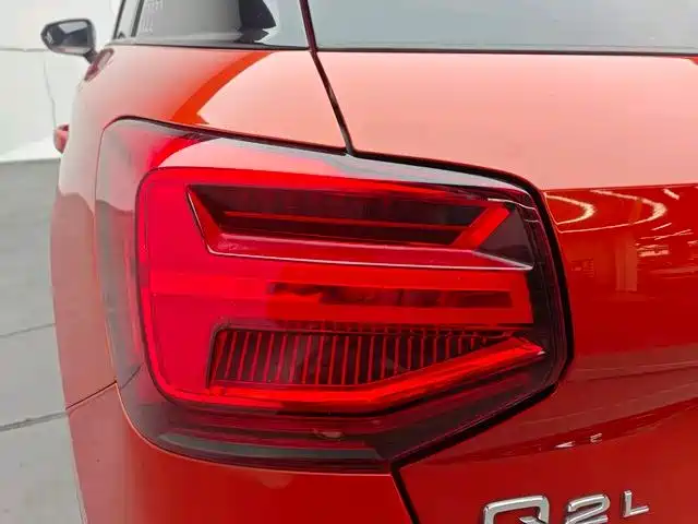 Audi Q2L 2021 — фото 18