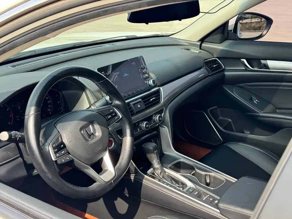 Honda Accord 2020 — фото 6