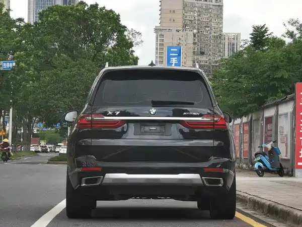 BMW X7 2021