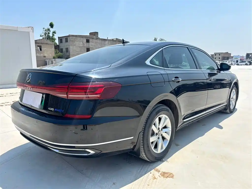 Volkswagen Passat PHEV 2022 — фото 14