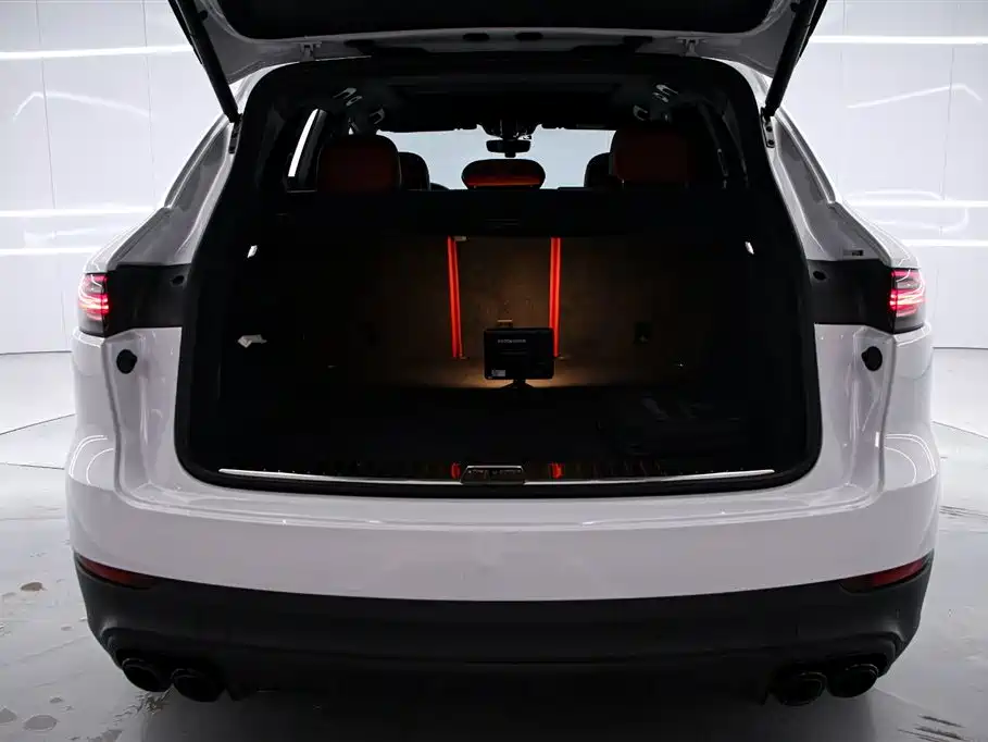 Porsche Cayenne 2024 — фото 15