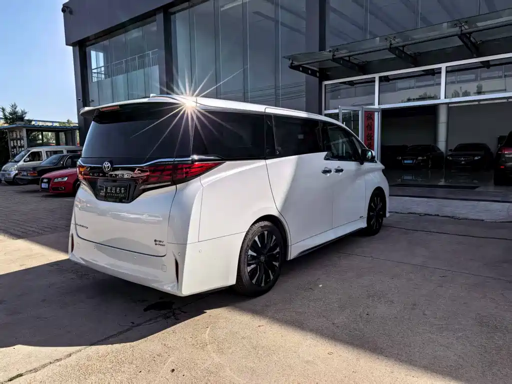 Toyota Alphard 2025 — фото 8