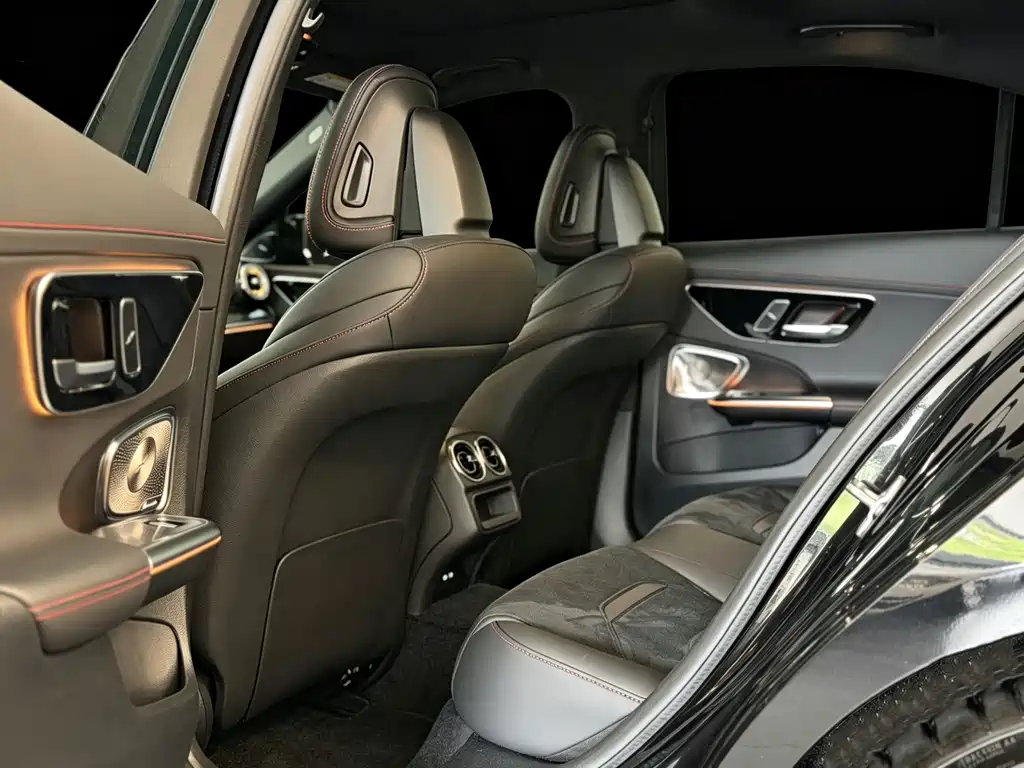 Mercedes-Benz C-Class AMG 2025 — фото 6