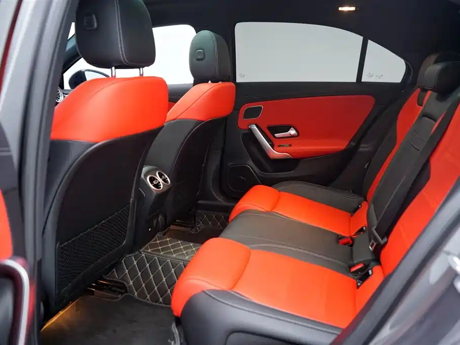 Mercedes-Benz A-Class AMG 2025 — фото 6