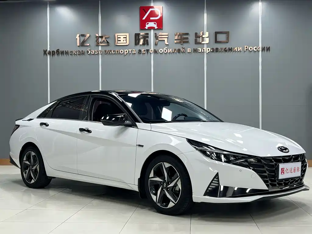 Hyundai Elantra 2022 — фото 3