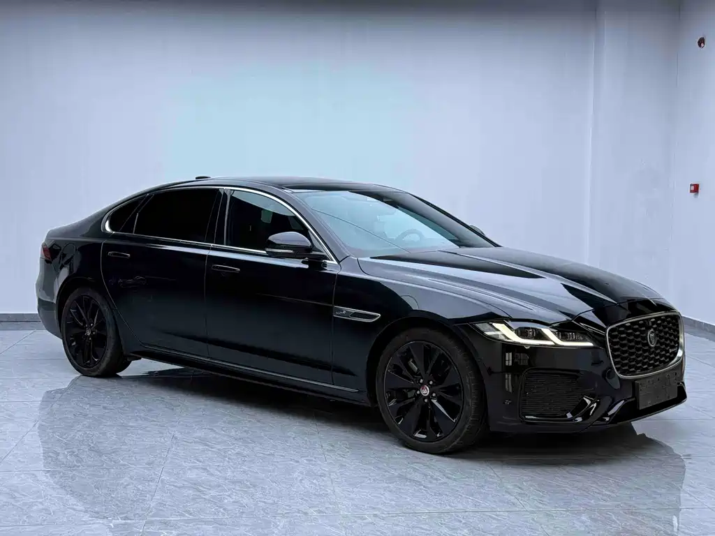Jaguar XFL 2022 — фото 3