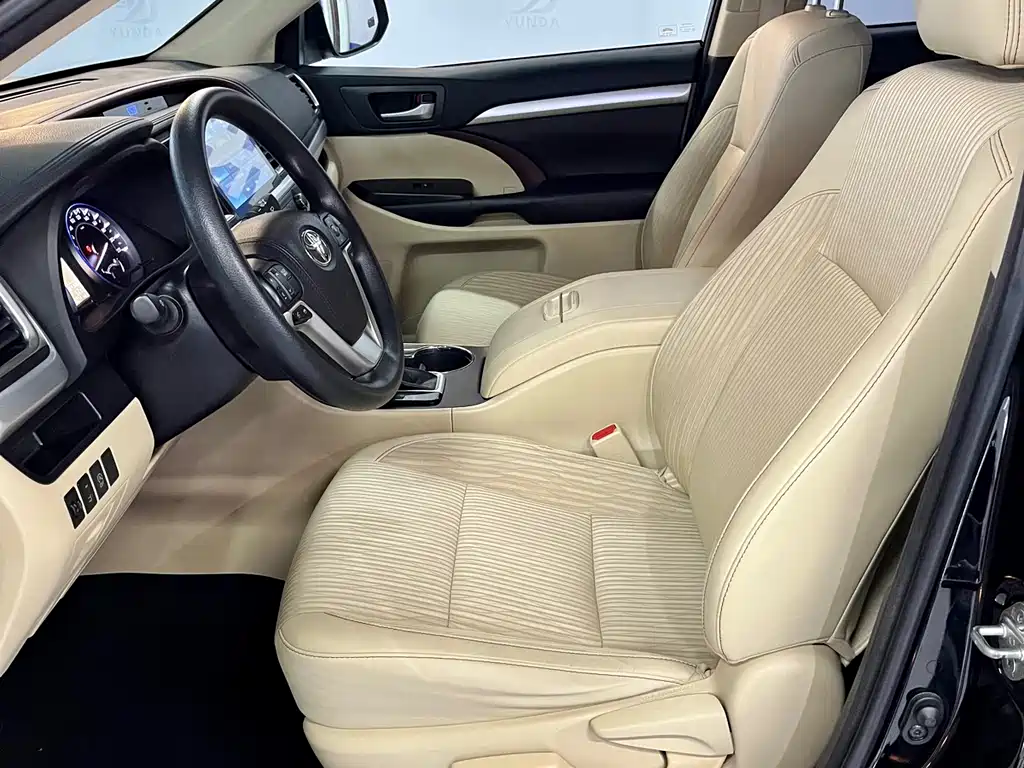 Toyota Highlander 2018 — фото 11