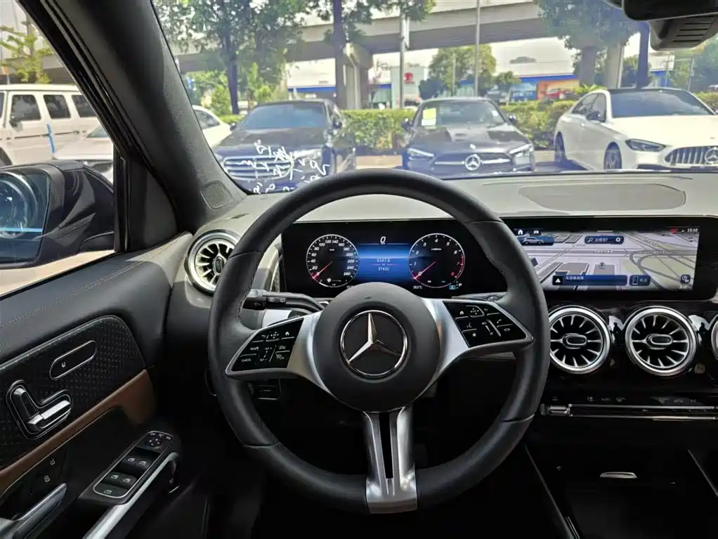 Mercedes-Benz GLB 2024 — фото 14
