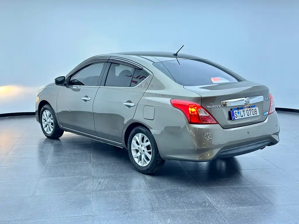 Nissan Sunny 2015 — фото 14