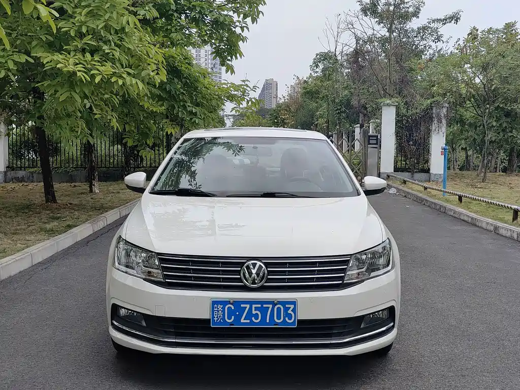 Volkswagen Lavida 2017 — фото 2