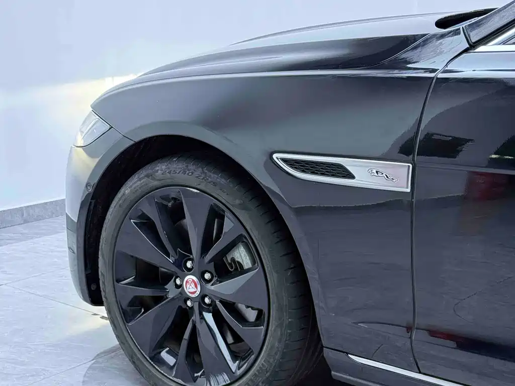 Jaguar XFL 2022 — фото 9