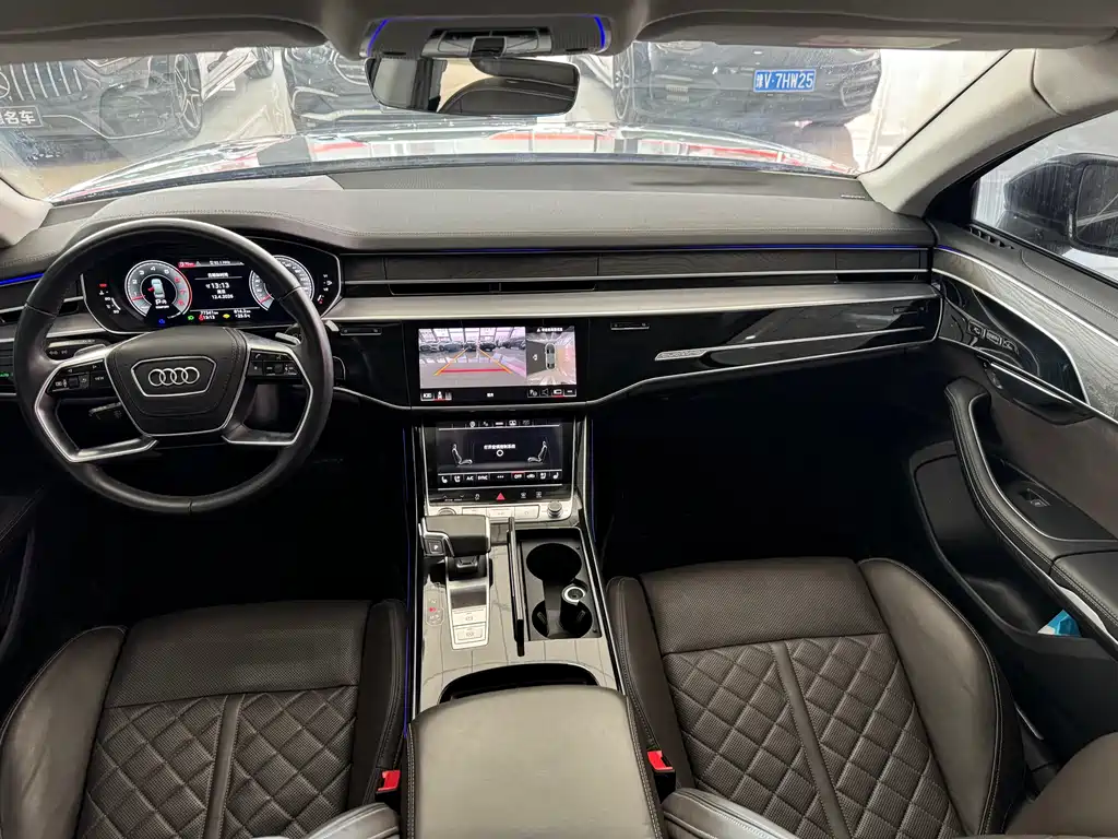 Audi A8 2023 — фото 13