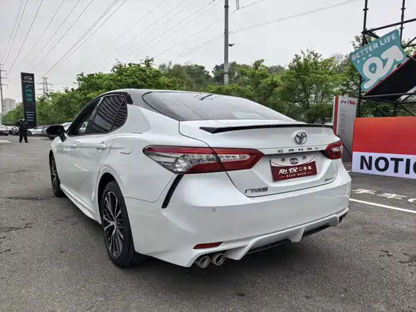 Toyota Camry 2019