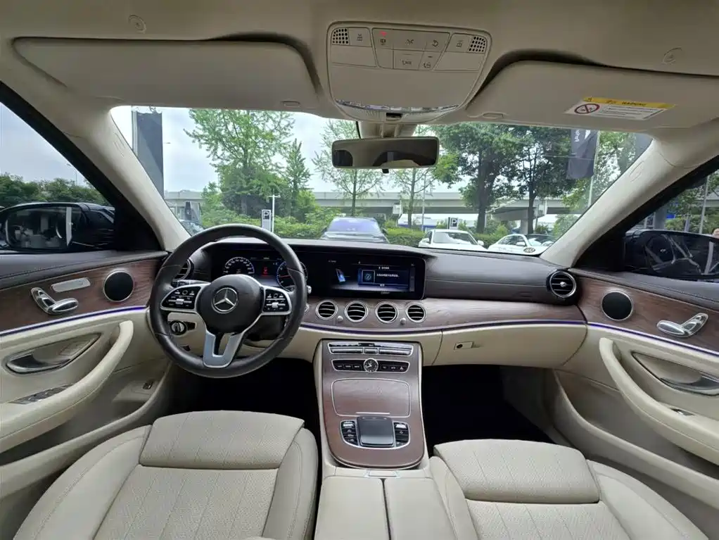 Mercedes-Benz E-Class 2020 — фото 11