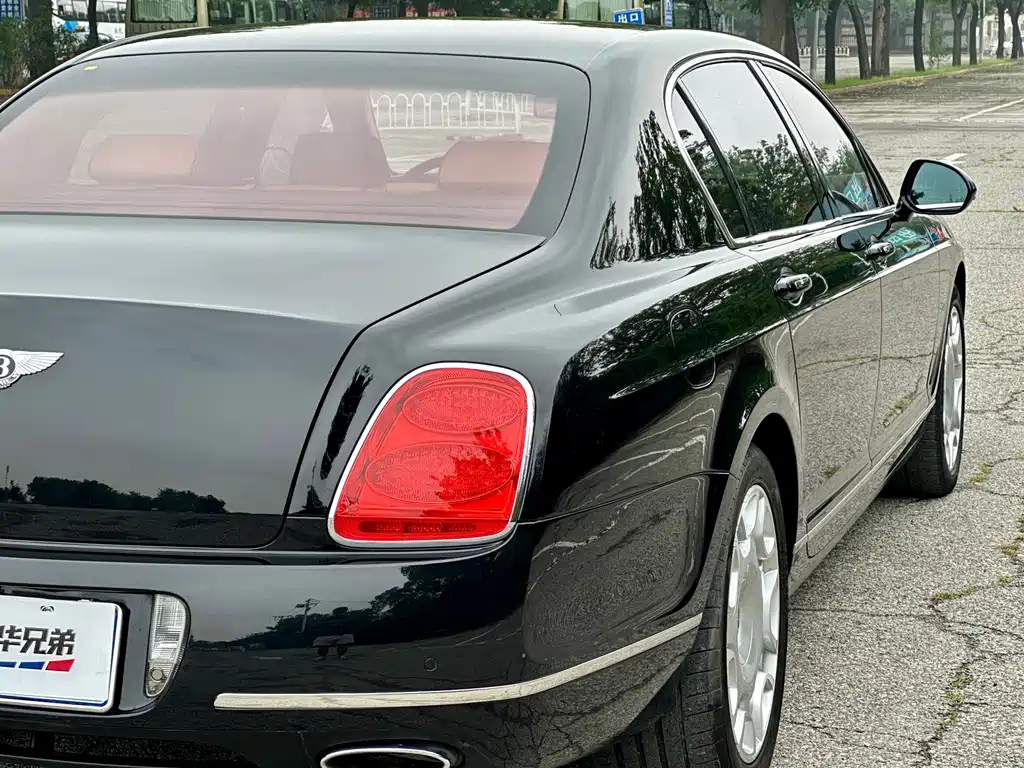 Bentley Flying Spur 2012 — фото 13