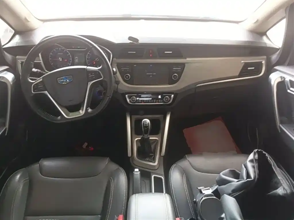 Geely Vision X3 2018 — фото 10