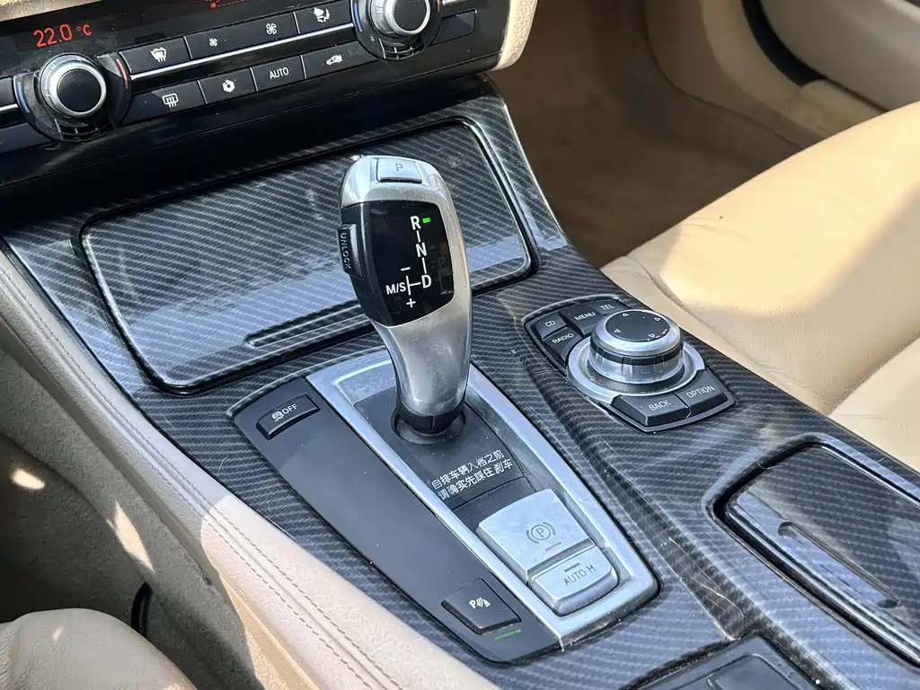 BMW 5 Series 2012 — фото 13