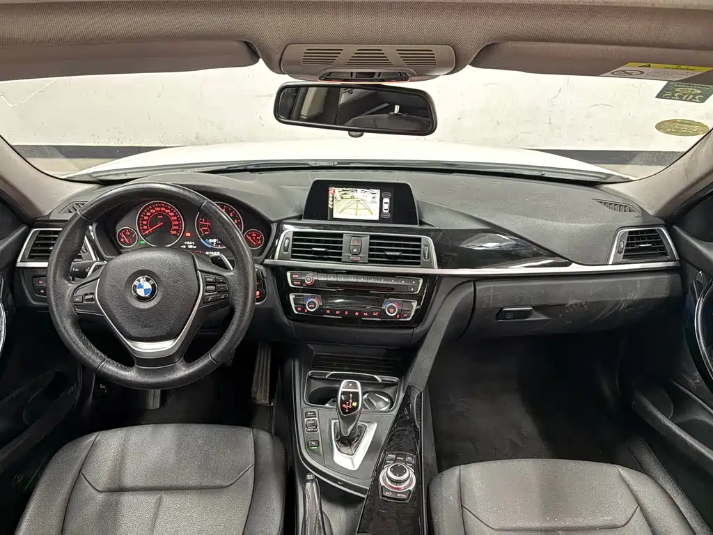 BMW 3 Series 2017 — фото 8