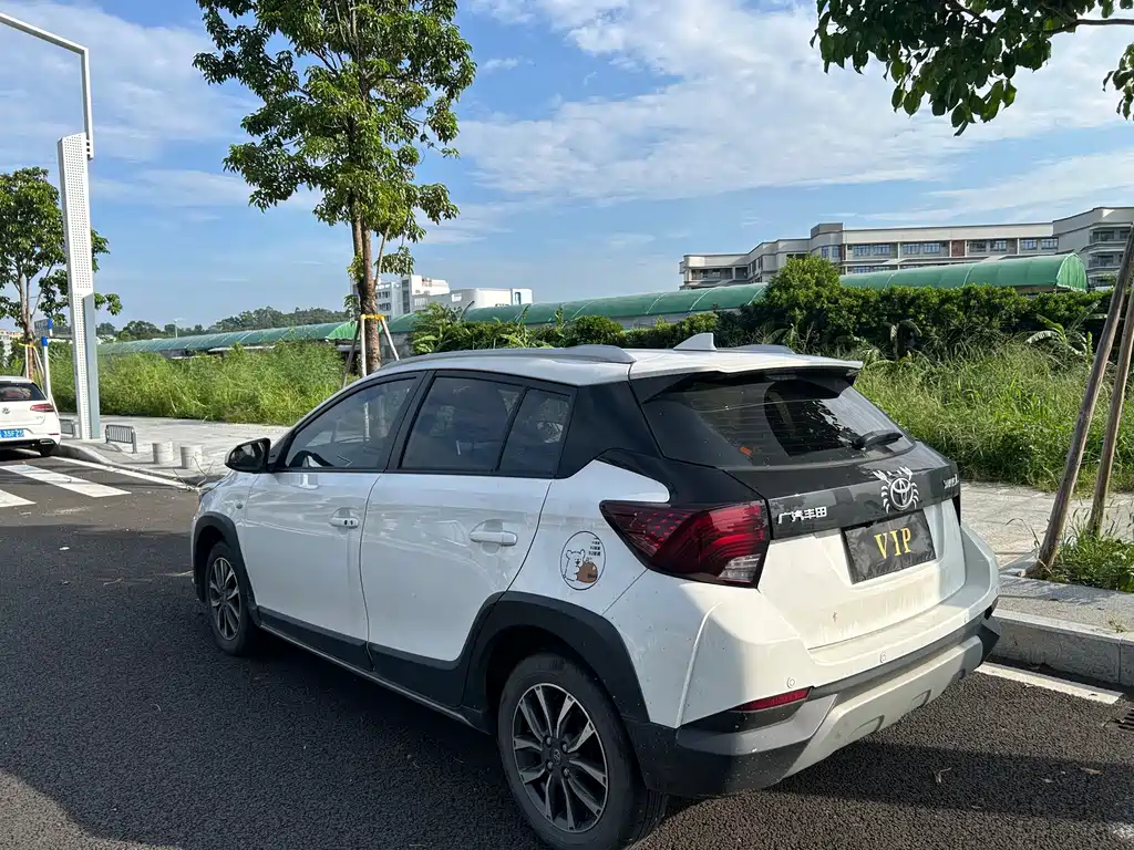 Toyota Yaris L 2023