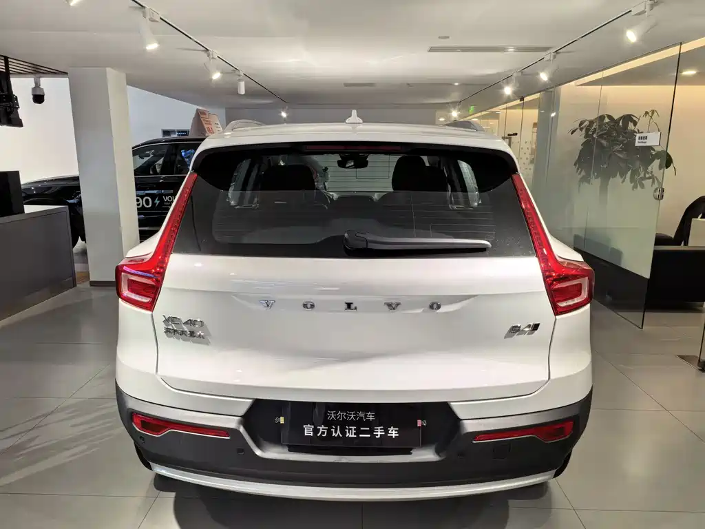 Volvo XC40 2025 — фото 15