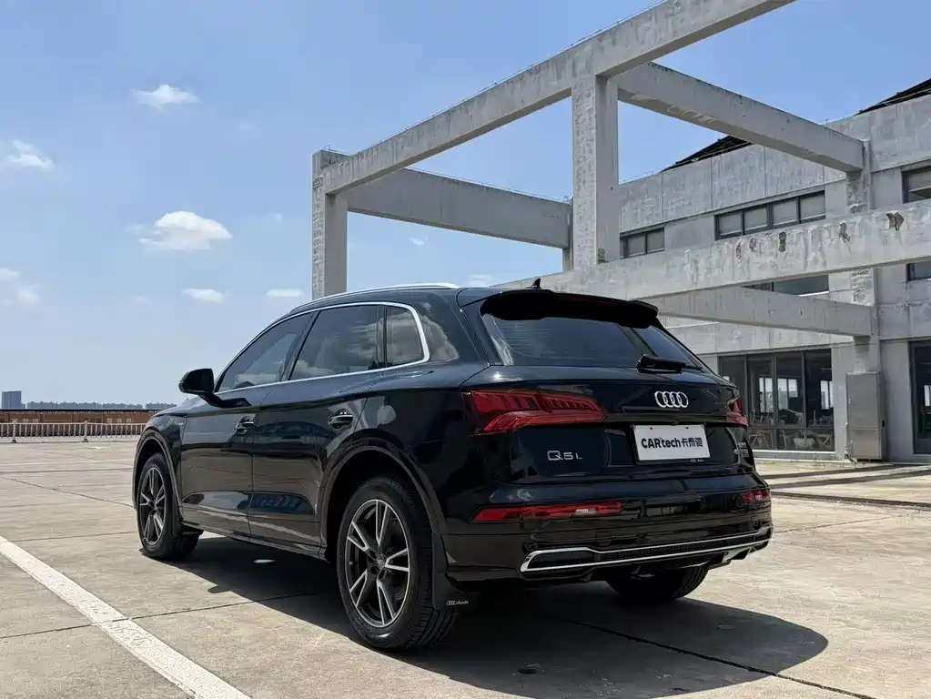 Audi Q5L 2019 — фото 7