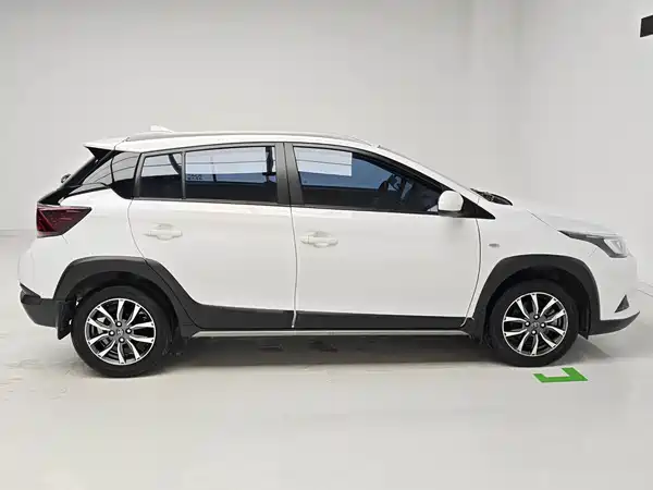 Toyota Yaris L 2023