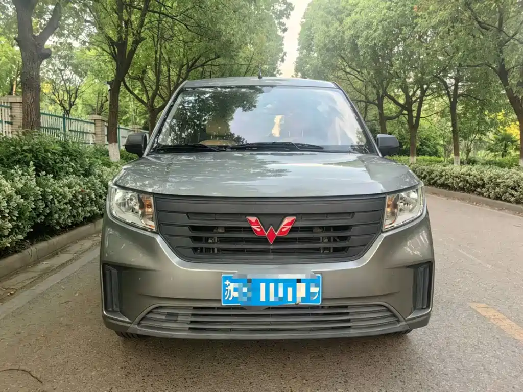 Wuling Hongguang PLUS 2022 — фото 2