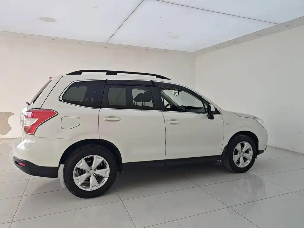 Subaru Forester 2015 — фото 16