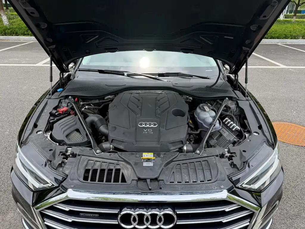 Audi A8 2022 — фото 25