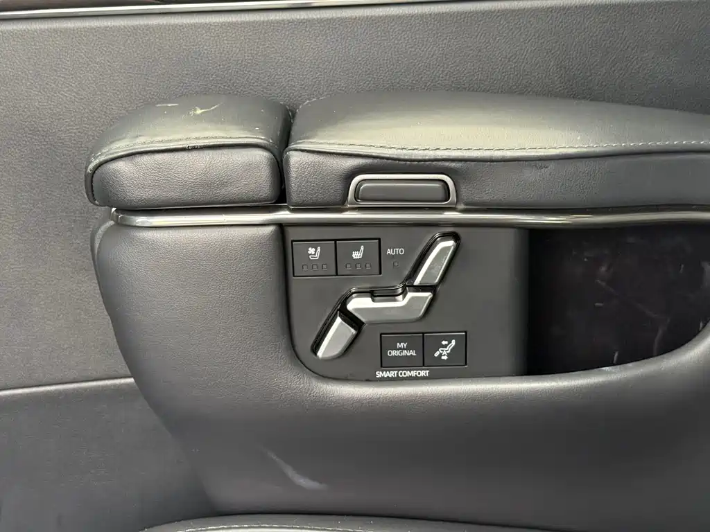 Toyota Vellfire 2023 — фото 18