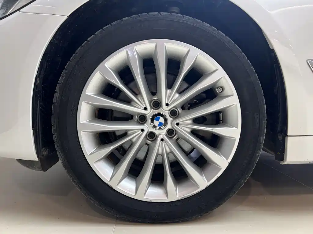 BMW 5 Series 2022 — фото 15