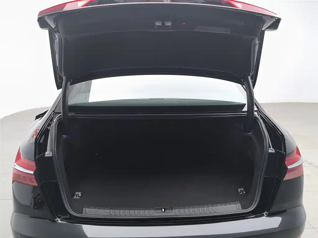 Audi A6L New Energy 2021 — фото 16