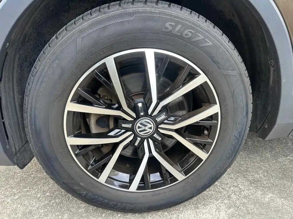 Volkswagen Tiguan L 2017 — фото 8