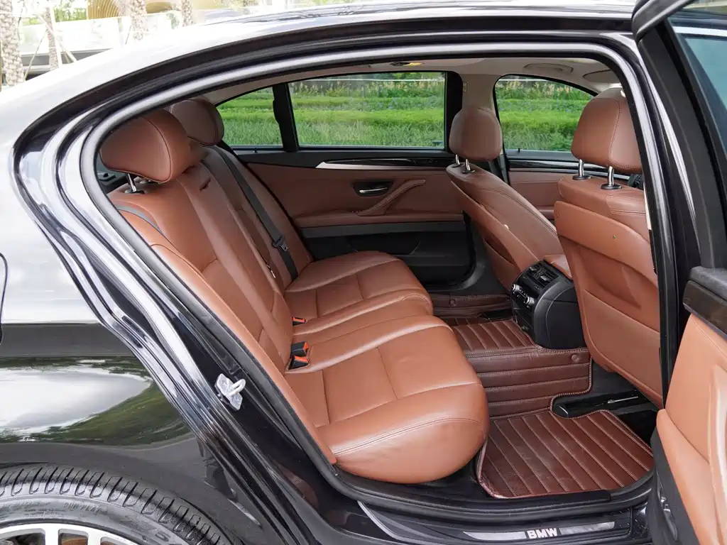 BMW 5 Series 2013 — фото 16