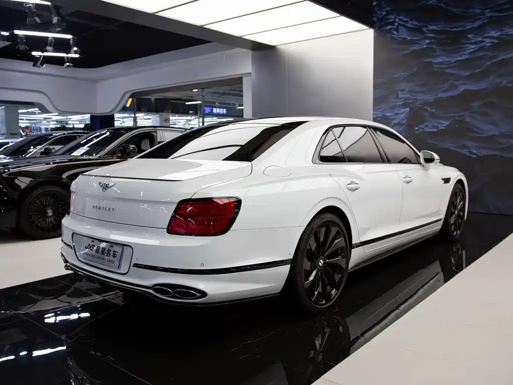 Bentley Flying Spur 2021 — фото 13
