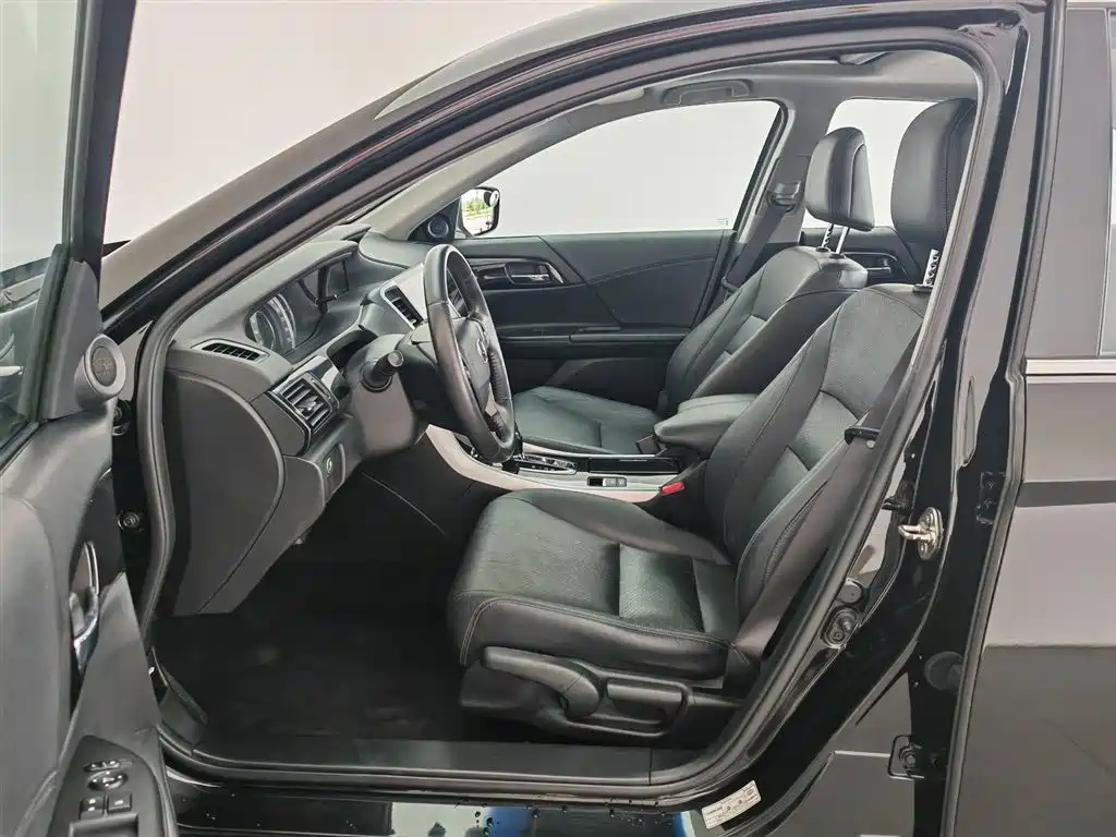 Honda Accord 2016 — фото 10