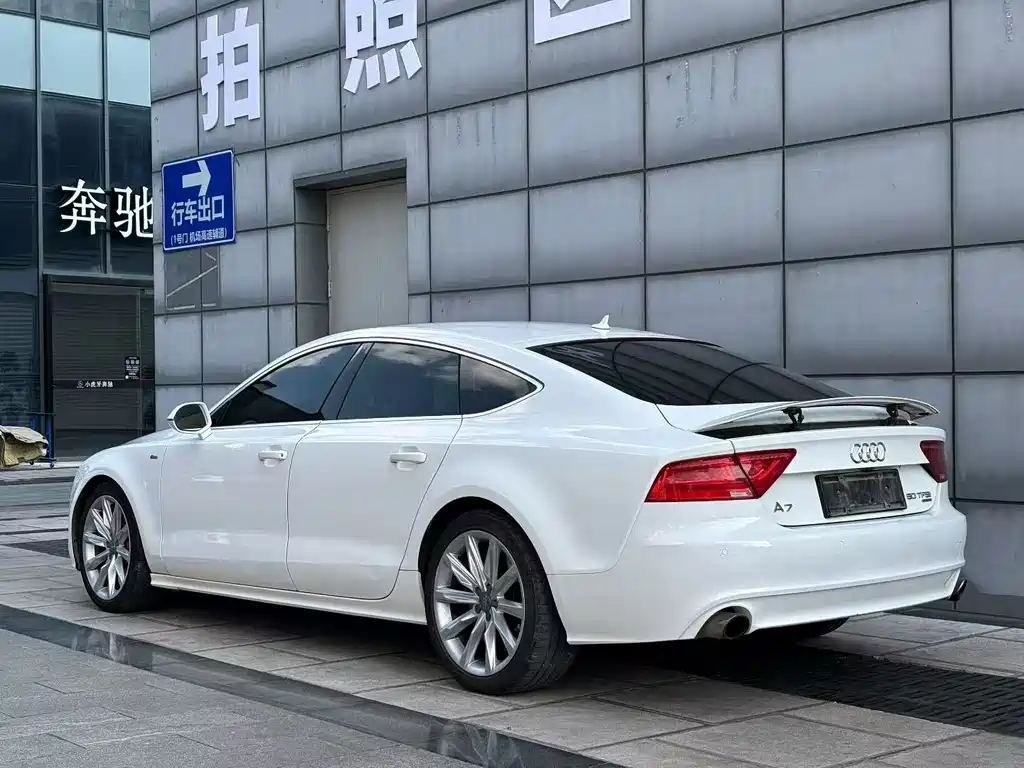 Audi A7 2015 — фото 9