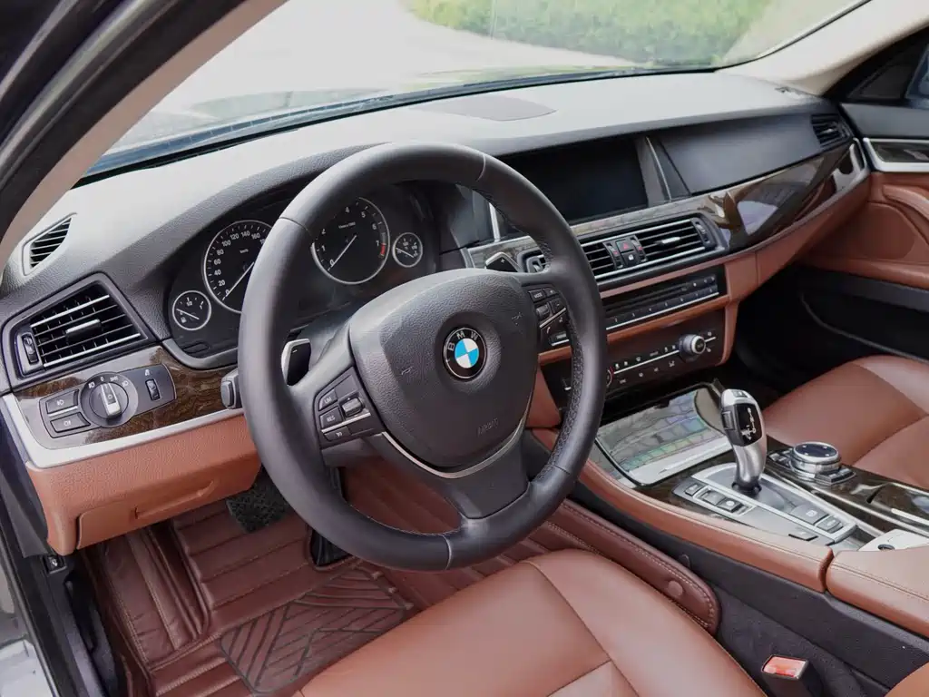 BMW 5 Series 2013 — фото 14