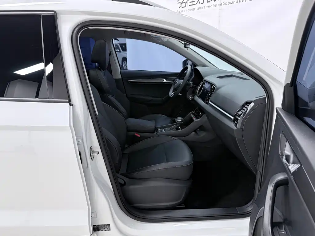 Skoda Karoq 2024 — фото 11